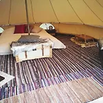 Parque de vacaciones Sokka Center & Glamping Otepää